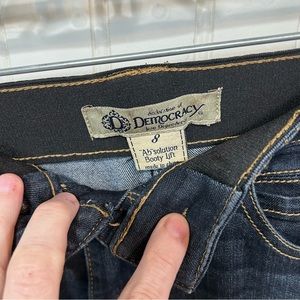 Democracy Jeans Denim women’s size 8 great condition missing button price lower